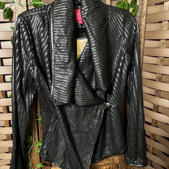 Jacket - Picture 1 of 16